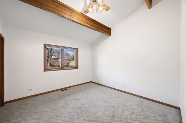 5N584 Dunham Trails Road, Wayne, IL 60184