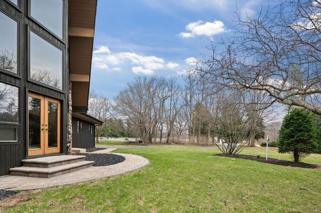 5N584 Dunham Trails Road, Wayne, IL 60184