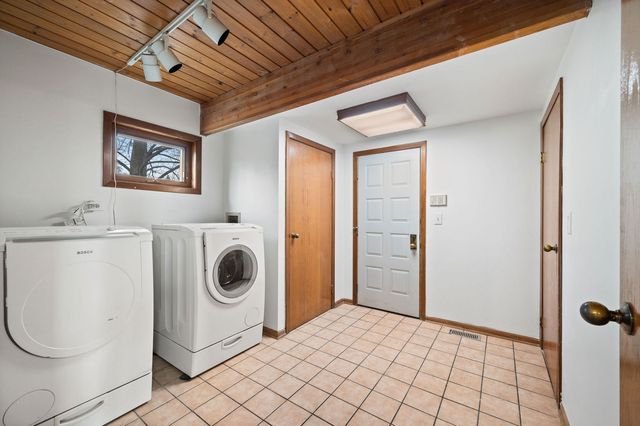 5N584 Dunham Trails Road, Wayne, IL 60184