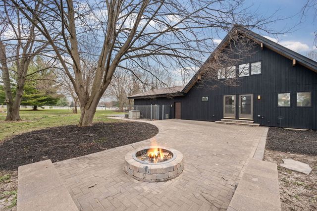 5N584 Dunham Trails Road, Wayne, IL 60184