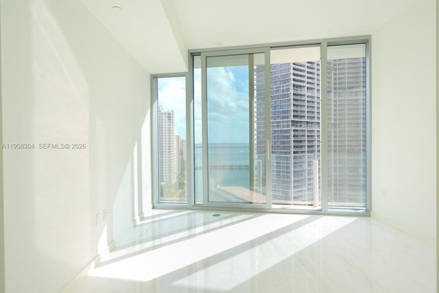 300 Biscayne Boulevard Way 1806W, Miami, FL 33131