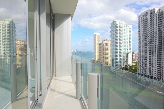 300 Biscayne Boulevard Way 1806W, Miami, FL 33131