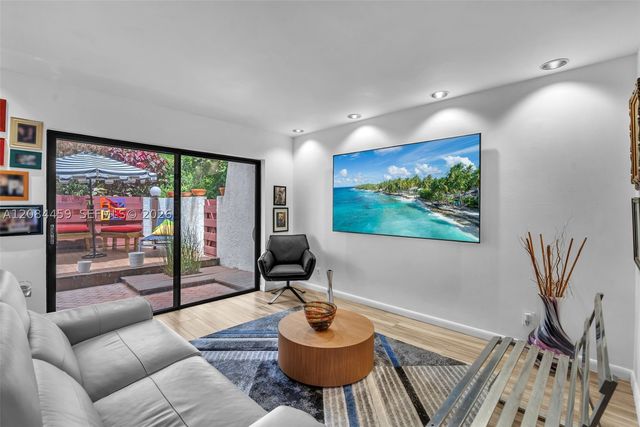 3908 Parkside Ln 229, Hollywood, FL 33021