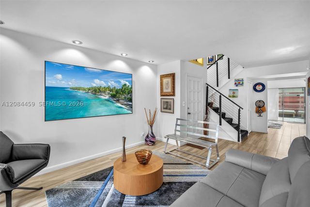 3908 Parkside Ln 229, Hollywood, FL 33021