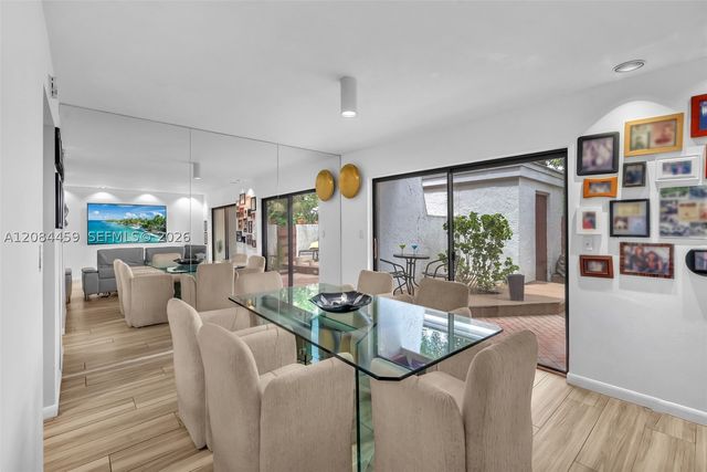 3908 Parkside Ln 229, Hollywood, FL 33021