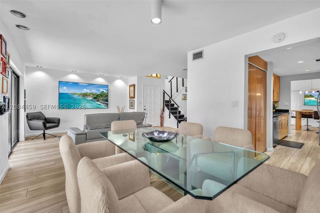 3908 Parkside Ln 229, Hollywood, FL 33021