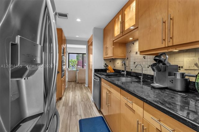 3908 Parkside Ln 229, Hollywood, FL 33021