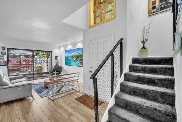 3908 Parkside Ln 229, Hollywood, FL 33021