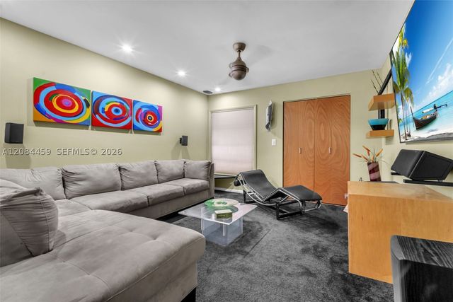 3908 Parkside Ln 229, Hollywood, FL 33021