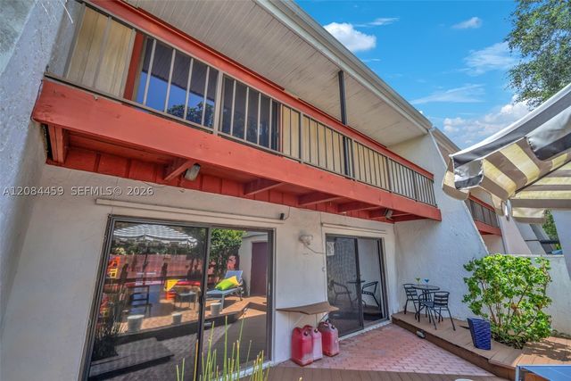 3908 Parkside Ln 229, Hollywood, FL 33021