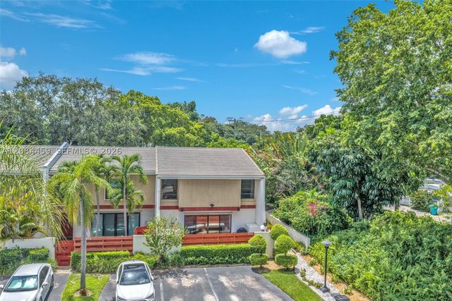 3908 Parkside Ln 229, Hollywood, FL 33021