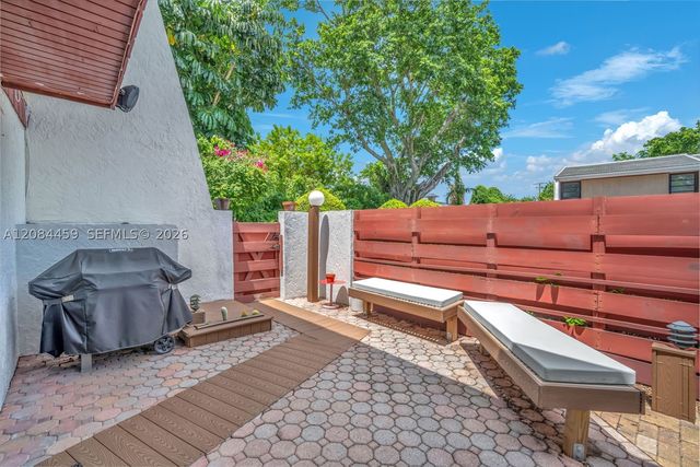 3908 Parkside Ln 229, Hollywood, FL 33021
