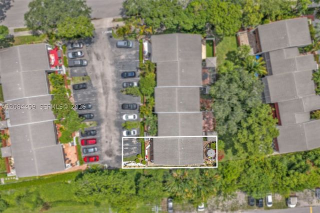 3908 Parkside Ln 229, Hollywood, FL 33021