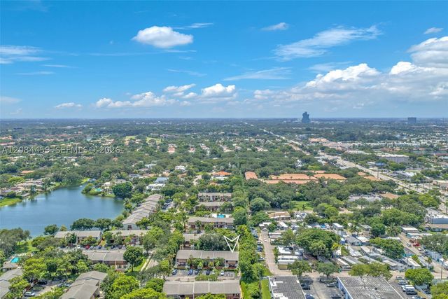 3908 Parkside Ln 229, Hollywood, FL 33021
