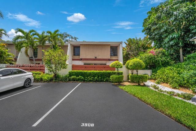 3908 Parkside Ln 229, Hollywood, FL 33021