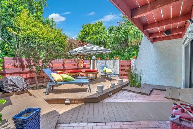 3908 Parkside Ln 229, Hollywood, FL 33021