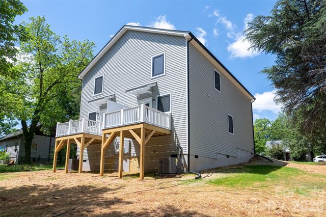 1036 12th Street NE, Hickory, NC 28601