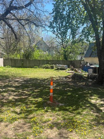 1862 North Grant Avenue, Springfield, MO 65803