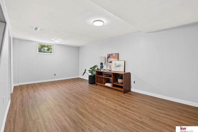 6015 Pine Street, Omaha, NE 68106