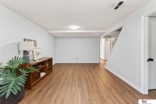 6015 Pine Street, Omaha, NE 68106