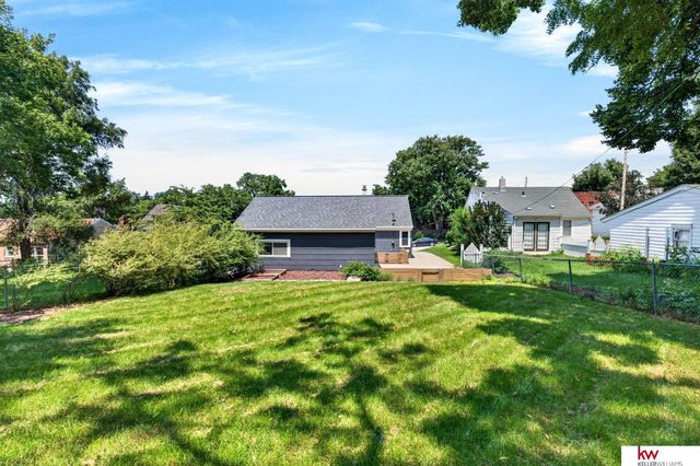 6015 Pine Street, Omaha, NE 68106