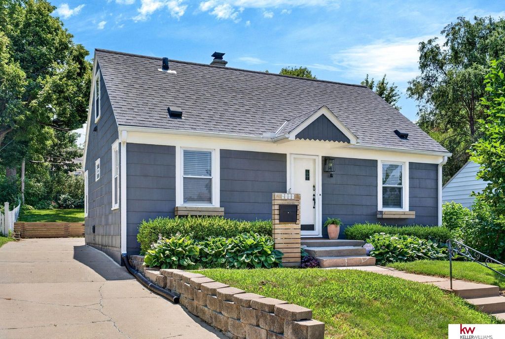 6015 Pine Street, Omaha, NE 68106