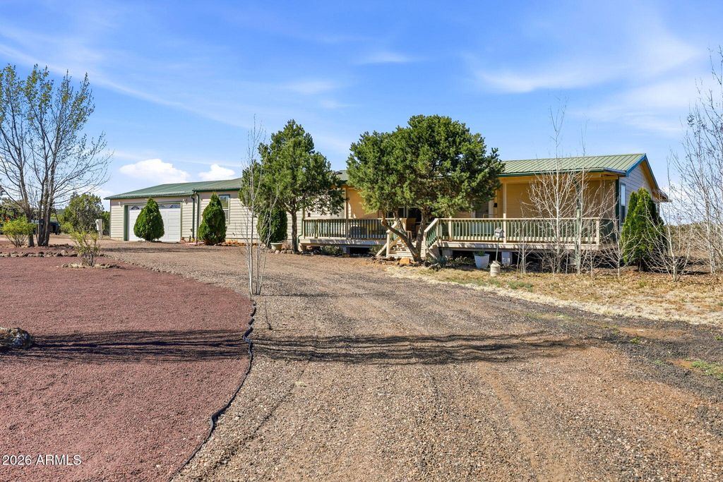 Image 1 of property listing at 5 COUNTY ROAD N8613 Road, Concho, AZ 85924