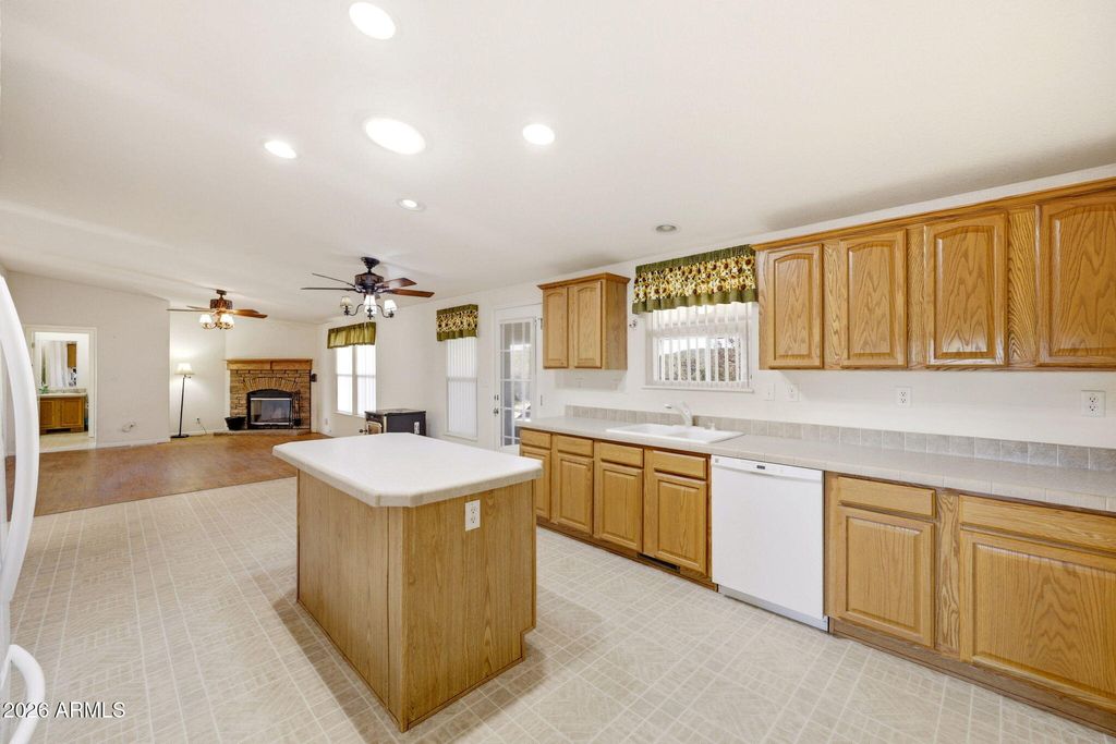 Image 12 of property listing at 5 COUNTY ROAD N8613 Road, Concho, AZ 85924