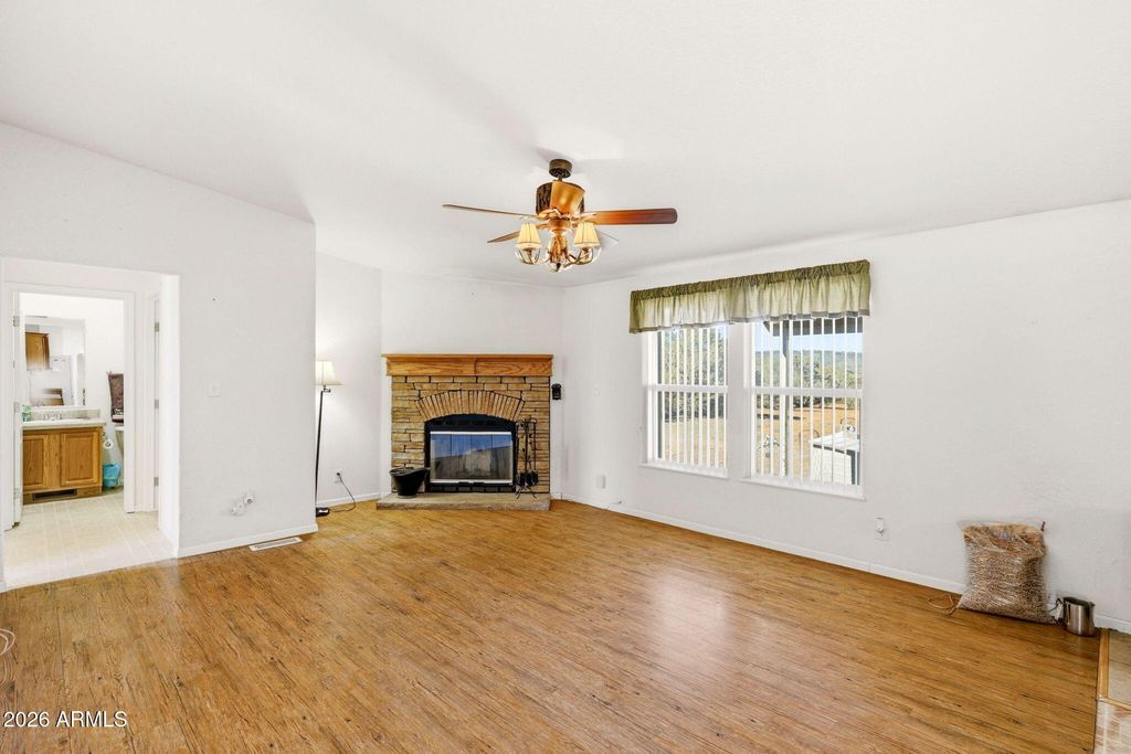 Image 13 of property listing at 5 COUNTY ROAD N8613 Road, Concho, AZ 85924