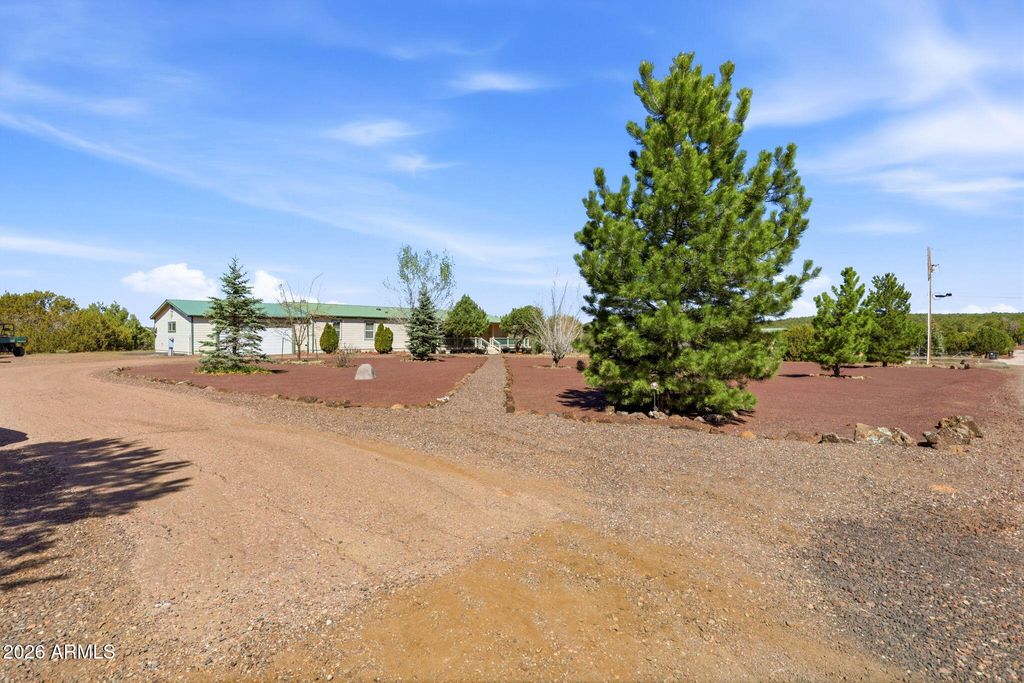 Image 2 of property listing at 5 COUNTY ROAD N8613 Road, Concho, AZ 85924