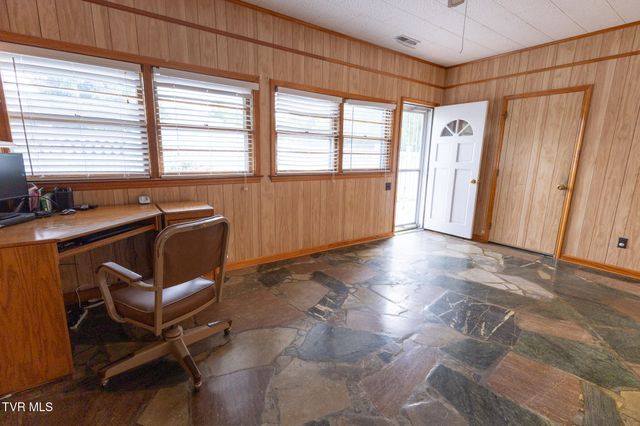 1124 Indian Hills Drive, Bristol, TN 37620