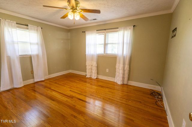 1124 Indian Hills Drive, Bristol, TN 37620