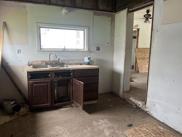 210 S Division Avenue, Fremont, MI 49412