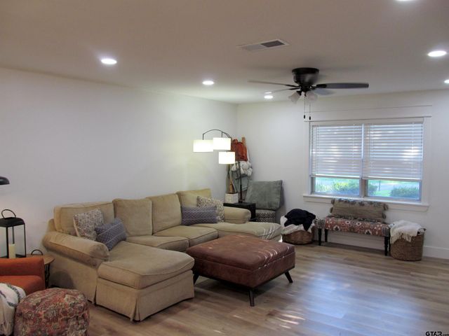 401 Wilkerson St., Winnsboro, TX 75494