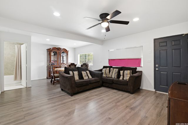 4114 Tropical Dr, San Antonio, TX 78218