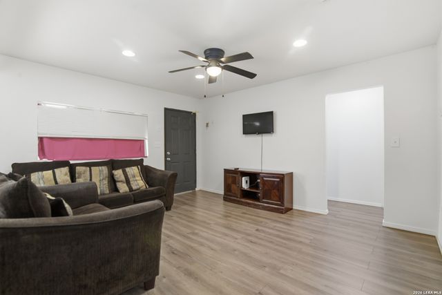4114 Tropical Dr, San Antonio, TX 78218