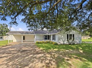 12725 Arnold Rd, Walker, LA 70785