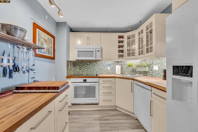 3015 N Ocean Boulevard 16K, Fort Lauderdale, FL 33308