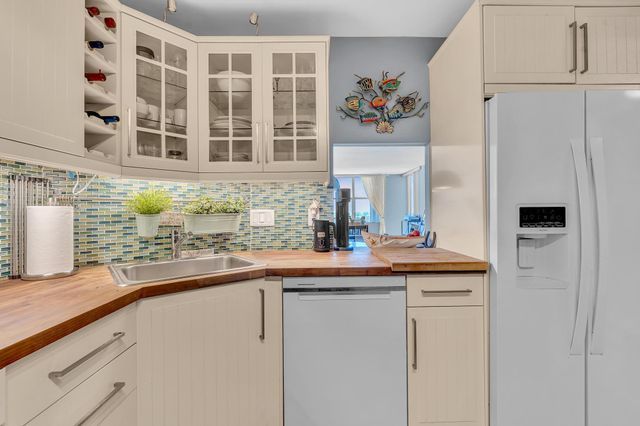 3015 N Ocean Boulevard 16K, Fort Lauderdale, FL 33308