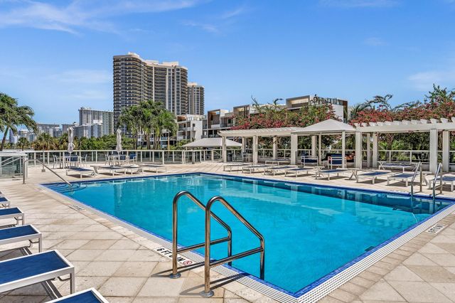 3015 N Ocean Boulevard 16K, Fort Lauderdale, FL 33308