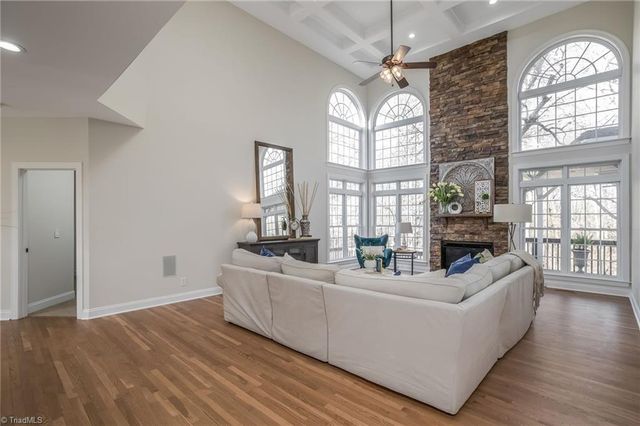 8602 Yvonne Court, Oak Ridge, NC 27310