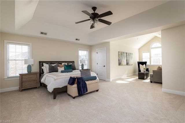 8602 Yvonne Court, Oak Ridge, NC 27310