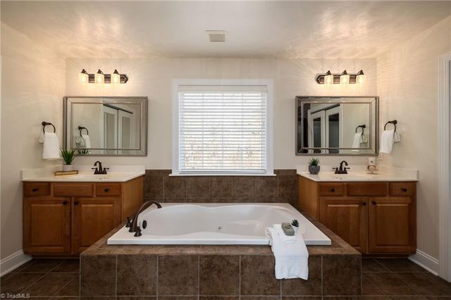 8602 Yvonne Court, Oak Ridge, NC 27310