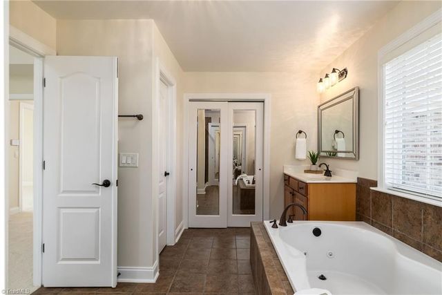 8602 Yvonne Court, Oak Ridge, NC 27310