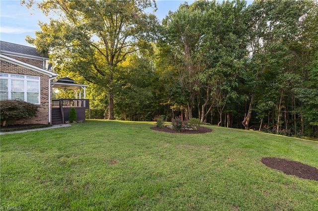 8602 Yvonne Court, Oak Ridge, NC 27310