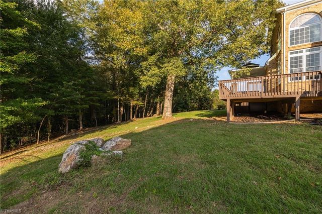 8602 Yvonne Court, Oak Ridge, NC 27310