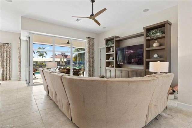 1914 SE 21st ST, Cape Coral, FL 33990