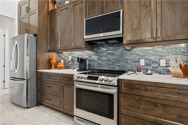 1914 SE 21st ST, Cape Coral, FL 33990