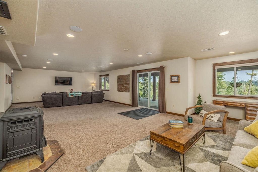 36120 N Milan-Elk Rd, Chattaroy, WA 99003 photo 15