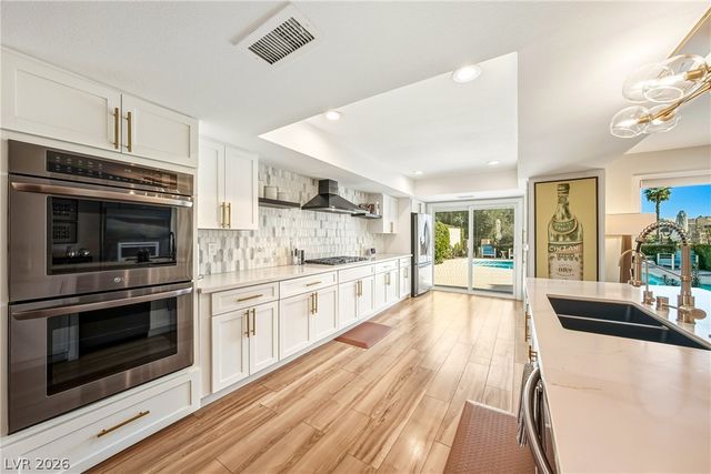 2930 Bel Air Drive, Las Vegas, NV 89109